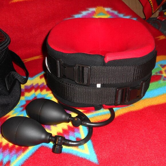 TracCollar by BodyMed Lightweight Traction Collar Adjustable: Small/Medium - Picture 3 of 6